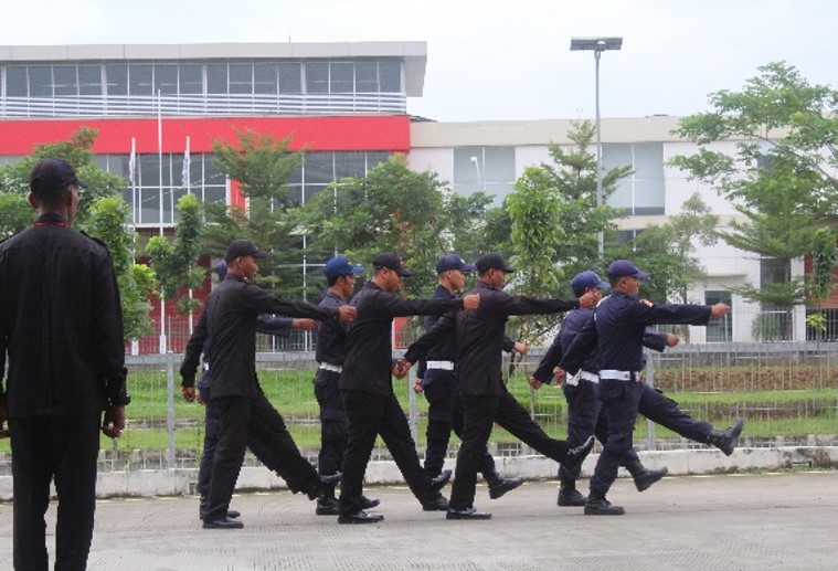 Latihan disiplin personil keamanan
